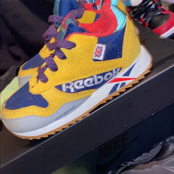 Kids Reebok - Picture 3 of 3